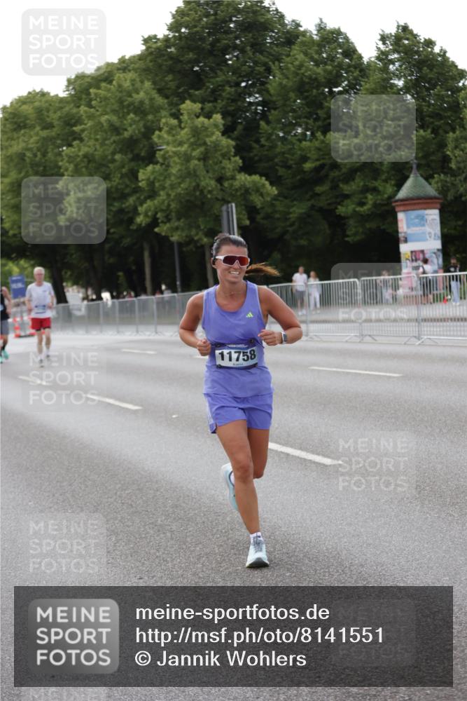 29.06.2025 - hella hamburg halbmarathon Jannik Wohlers http://msf.ph/oto/8141551 29.06.2025 10:06:50 Lombardsbrücke 4262, 5242, 5899, 6517, 6518, 6707, 6713, 6715, 6833, 7503, 9338, 10700, 11758, 12550, 17895, 18218, 18316 meine-sportfotos.de