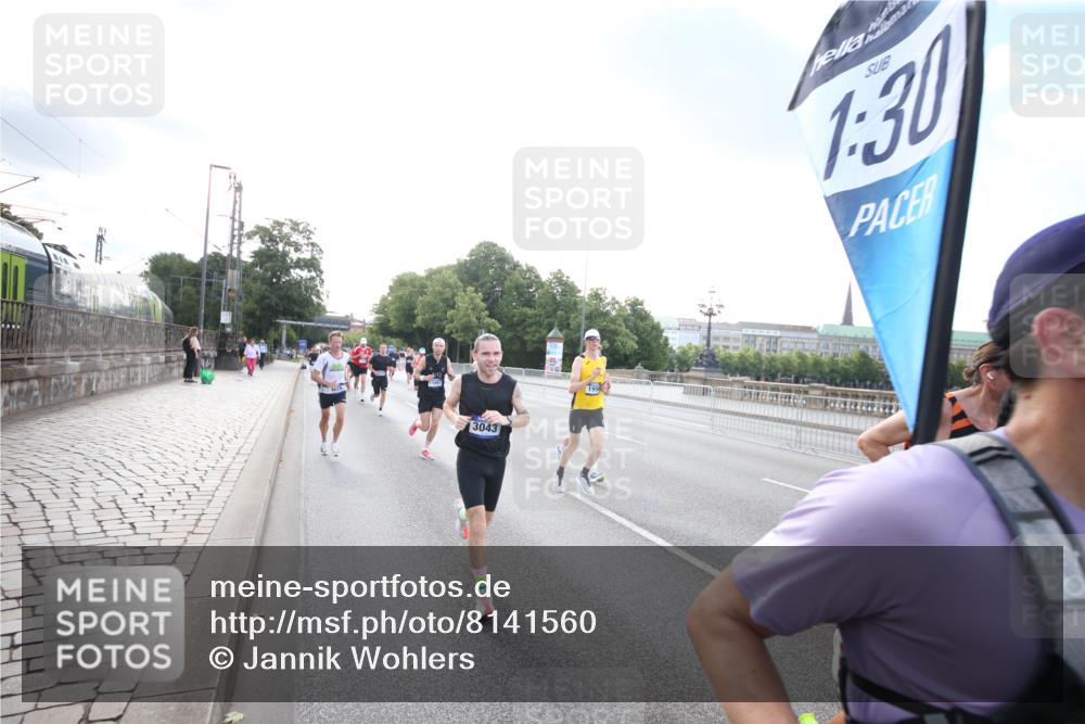 29.06.2025 - hella hamburg halbmarathon Jannik Wohlers http://msf.ph/oto/8141560 29.06.2025 09:44:58 Lombardsbrücke 57, 1758, 1990, 2746, 3043, 4050, 4698, 4749, 5070, 5328, 5746, 5826, 6358, 6781, 7272, 7389, 7481, 7651, 7723, 8209, 8883, 9137, 9381, 9571, 9634, 10171, 10486, 11413, 11857, 12049, 12234, 12595, 12988, 14028, 14140, 14289, 14784, 15621, 15672, 15883, 16157, 16711, 16818, 17175, 17374, 17802, 18099, 18102, 18692, 18737, 19194, 19202, 19203, 19204 meine-sportfotos.de