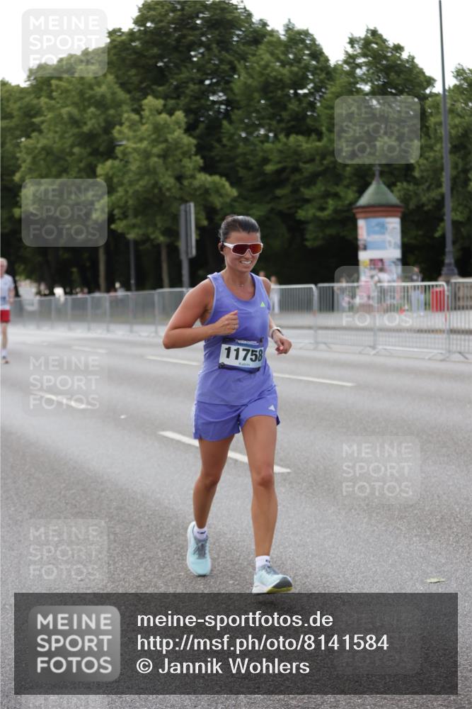29.06.2025 - hella hamburg halbmarathon Jannik Wohlers http://msf.ph/oto/8141584 29.06.2025 10:06:50 Lombardsbrücke 4262, 5242, 5899, 6517, 6518, 6707, 6713, 6715, 6833, 7503, 9338, 10700, 11758, 12550, 17895, 18218, 18316 meine-sportfotos.de