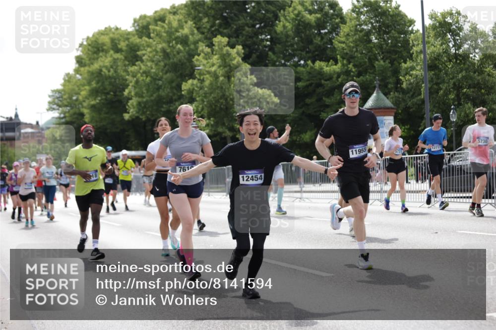 29.06.2025 - hella hamburg halbmarathon Jannik Wohlers http://msf.ph/oto/8141594 29.06.2025 10:43:48 Lombardsbrücke 1345, 1519, 1802, 1804, 2186, 2343, 2610, 2692, 3065, 3596, 4496, 4636, 4898, 5127, 5647, 5730, 5731, 5902, 5905, 7326, 7610, 7818, 7842, 8272, 8591, 8763, 8957, 9510, 10223, 11955, 12256, 12322, 12445, 12803, 12995, 13629, 13809, 13832, 13906, 13973, 13987, 14031, 14123, 14654, 14842, 14874, 15646, 15675, 16244, 17582, 17844 meine-sportfotos.de