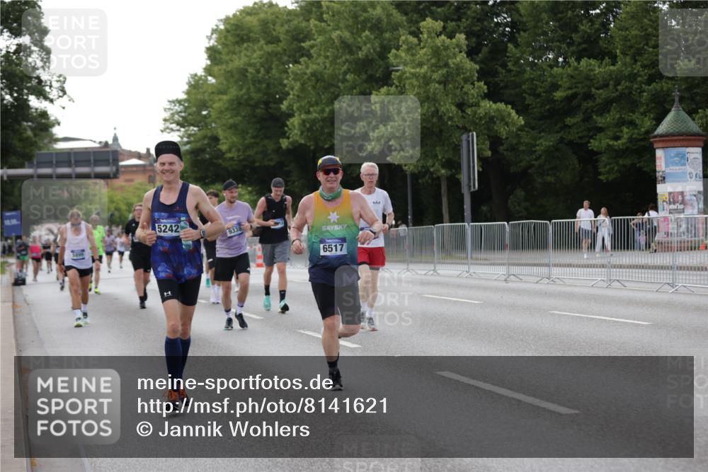 29.06.2025 - hella hamburg halbmarathon Jannik Wohlers http://msf.ph/oto/8141621 29.06.2025 10:06:53 Lombardsbrücke 2032, 4262, 4550, 5242, 5899, 6517, 6518, 6707, 6713, 6715, 6833, 7503, 9338, 10700, 11758, 15051, 17062, 18218 meine-sportfotos.de