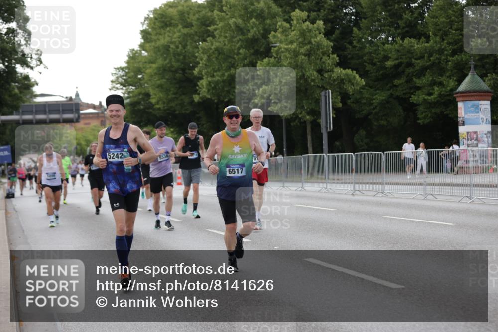 29.06.2025 - hella hamburg halbmarathon Jannik Wohlers http://msf.ph/oto/8141626 29.06.2025 10:06:53 Lombardsbrücke 2032, 4262, 4550, 5242, 5899, 6517, 6518, 6707, 6713, 6715, 6833, 7503, 9338, 10700, 11758, 15051, 17062, 18218 meine-sportfotos.de
