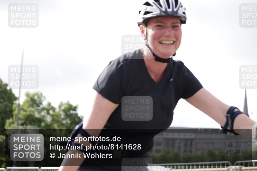29.06.2025 - hella hamburg halbmarathon Jannik Wohlers http://msf.ph/oto/8141628 29.06.2025 09:05:04 Lombardsbrücke  meine-sportfotos.de