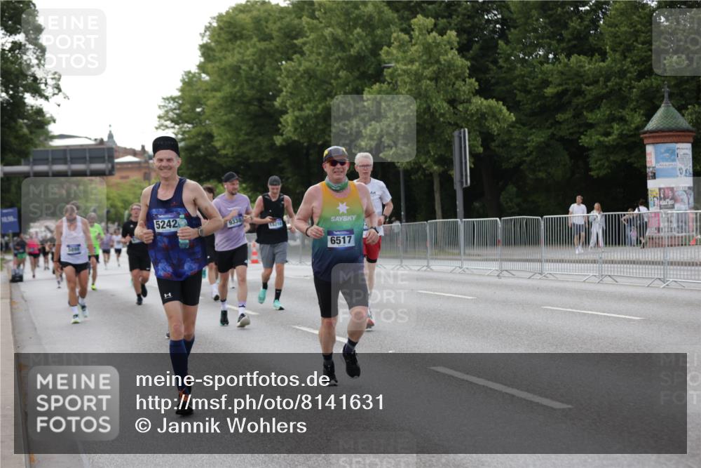 29.06.2025 - hella hamburg halbmarathon Jannik Wohlers http://msf.ph/oto/8141631 29.06.2025 10:06:53 Lombardsbrücke 2032, 4262, 4550, 5242, 5899, 6517, 6518, 6707, 6713, 6715, 6833, 7503, 9338, 10700, 11758, 15051, 17062, 18218 meine-sportfotos.de