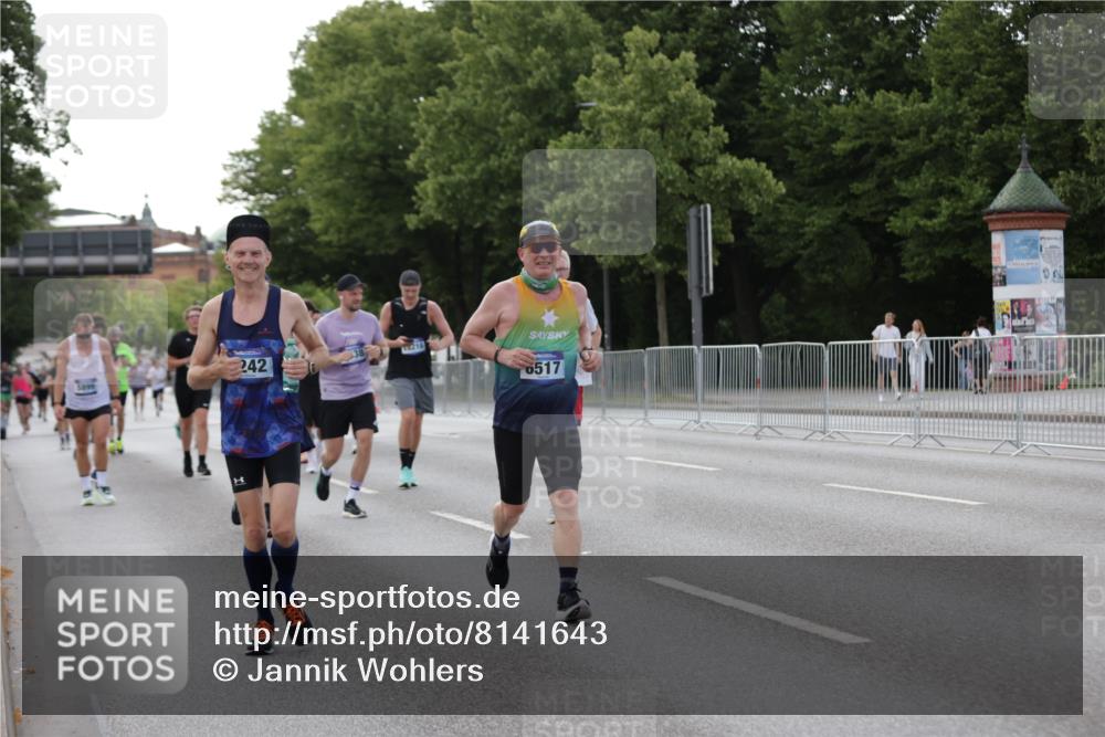 29.06.2025 - hella hamburg halbmarathon Jannik Wohlers http://msf.ph/oto/8141643 29.06.2025 10:06:54 Lombardsbrücke 2032, 4262, 4550, 5242, 5899, 6517, 6518, 6707, 6713, 6715, 6833, 9338, 10700, 11758, 15051, 15673, 17062, 18218 meine-sportfotos.de
