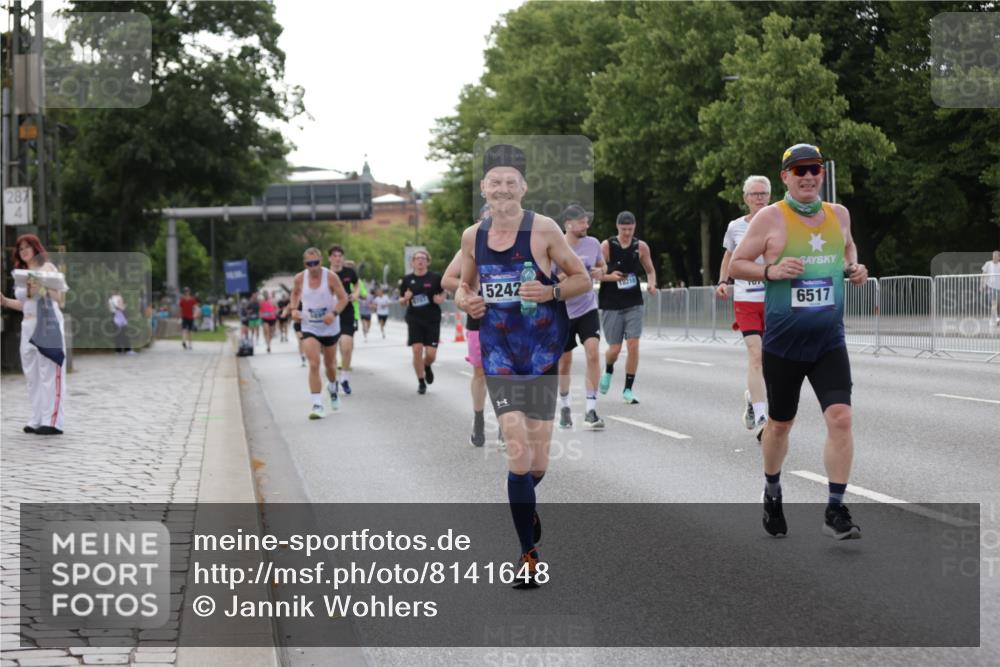 29.06.2025 - hella hamburg halbmarathon Jannik Wohlers http://msf.ph/oto/8141648 29.06.2025 10:06:54 Lombardsbrücke 2032, 4262, 4550, 5242, 5899, 6517, 6518, 6707, 6713, 6715, 6833, 9338, 10700, 11758, 15051, 15673, 17062, 18218 meine-sportfotos.de