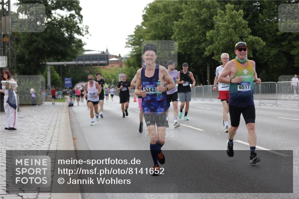 29.06.2025 - hella hamburg halbmarathon Jannik Wohlers http://msf.ph/oto/8141652 29.06.2025 10:06:54 Lombardsbrücke 2032, 4262, 4550, 5242, 5899, 6517, 6518, 6707, 6713, 6715, 6833, 9338, 10700, 11758, 15051, 15673, 17062, 18218 meine-sportfotos.de