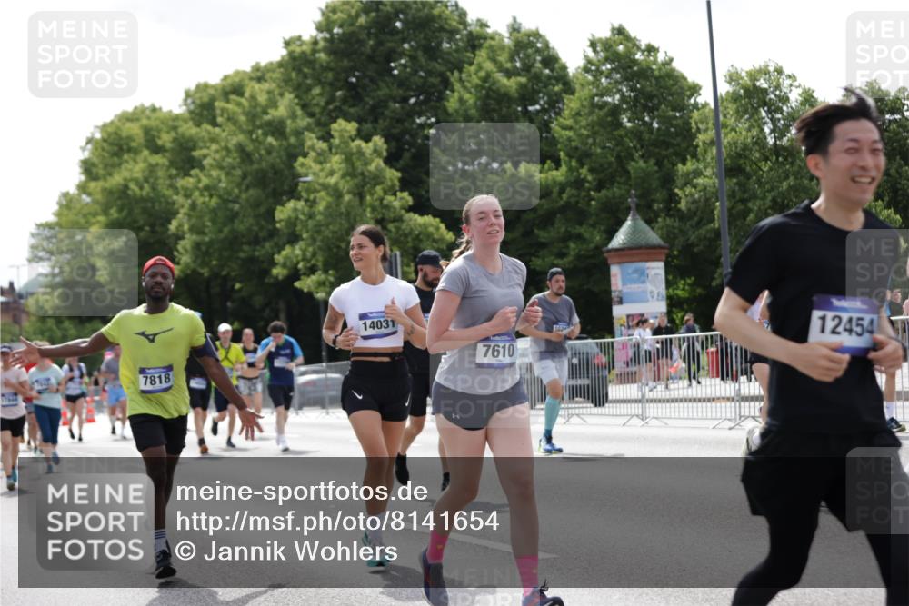 29.06.2025 - hella hamburg halbmarathon Jannik Wohlers http://msf.ph/oto/8141654 29.06.2025 10:43:49 Lombardsbrücke 1345, 1519, 1802, 1804, 2186, 2343, 2610, 2692, 3065, 3596, 4496, 4636, 4898, 5127, 5647, 5730, 5731, 5902, 5905, 7326, 7610, 7818, 7842, 8272, 8591, 8763, 8957, 9510, 10223, 11955, 12256, 12322, 12445, 12803, 12995, 13629, 13809, 13832, 13906, 13973, 13987, 14031, 14123, 14654, 14842, 14874, 15646, 15675, 16244, 16805, 17314, 17582, 17844 meine-sportfotos.de