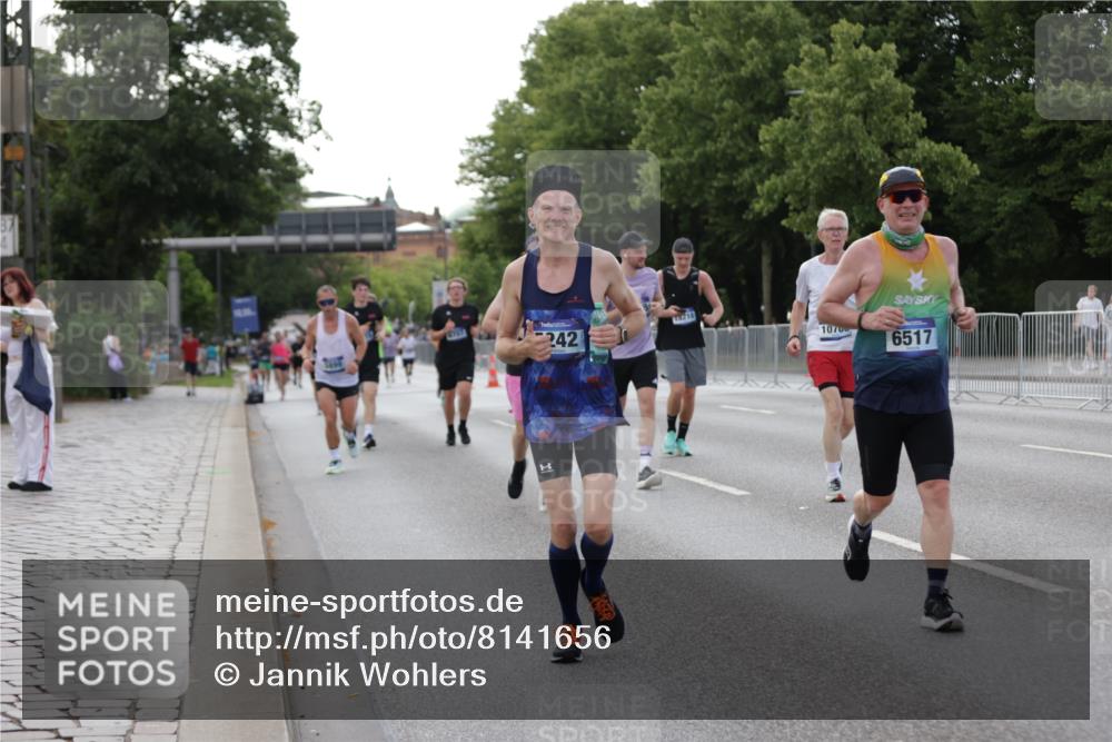 29.06.2025 - hella hamburg halbmarathon Jannik Wohlers http://msf.ph/oto/8141656 29.06.2025 10:06:54 Lombardsbrücke 2032, 4262, 4550, 5242, 5899, 6517, 6518, 6707, 6713, 6715, 6833, 9338, 10700, 11758, 15051, 15673, 17062, 18218 meine-sportfotos.de