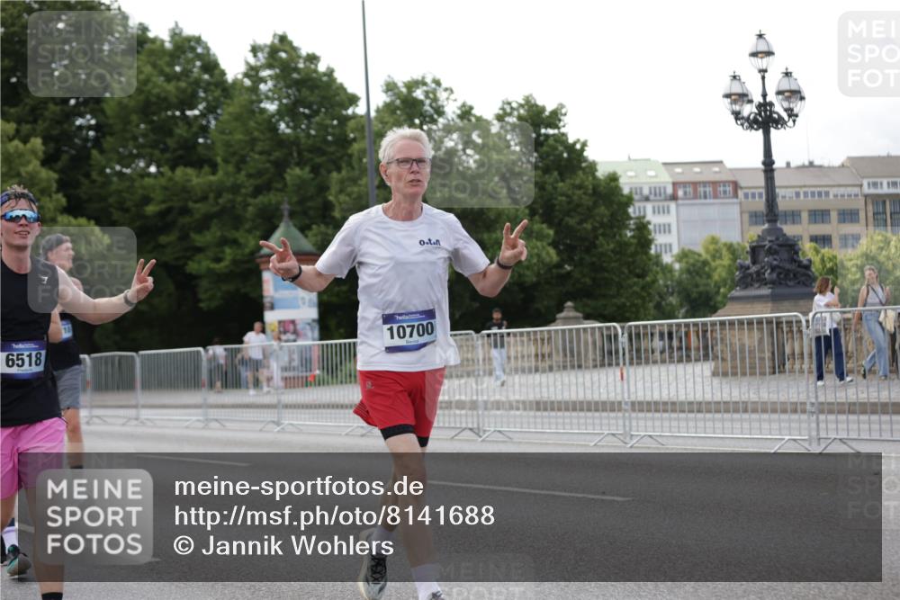 29.06.2025 - hella hamburg halbmarathon Jannik Wohlers http://msf.ph/oto/8141688 29.06.2025 10:06:57 Lombardsbrücke 1893, 2032, 4262, 4550, 5242, 5899, 6196, 6517, 6518, 6707, 6713, 6715, 6833, 9338, 9967, 10700, 11758, 15051, 15673, 17062, 18218 meine-sportfotos.de