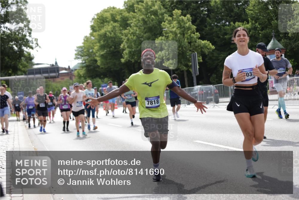 29.06.2025 - hella hamburg halbmarathon Jannik Wohlers http://msf.ph/oto/8141690 29.06.2025 10:43:50 Lombardsbrücke 1345, 1519, 1802, 1804, 2186, 2343, 2610, 2692, 3065, 3596, 4496, 4898, 5127, 5647, 5730, 5731, 7326, 7610, 7818, 7842, 8272, 8591, 8763, 8957, 9510, 10223, 11825, 11955, 12256, 12322, 12445, 12803, 12995, 13629, 13809, 13832, 13906, 13973, 13987, 14031, 14123, 14654, 14842, 14874, 15646, 15675, 16244, 16805, 17273, 17314, 17582, 17844, 17968 meine-sportfotos.de