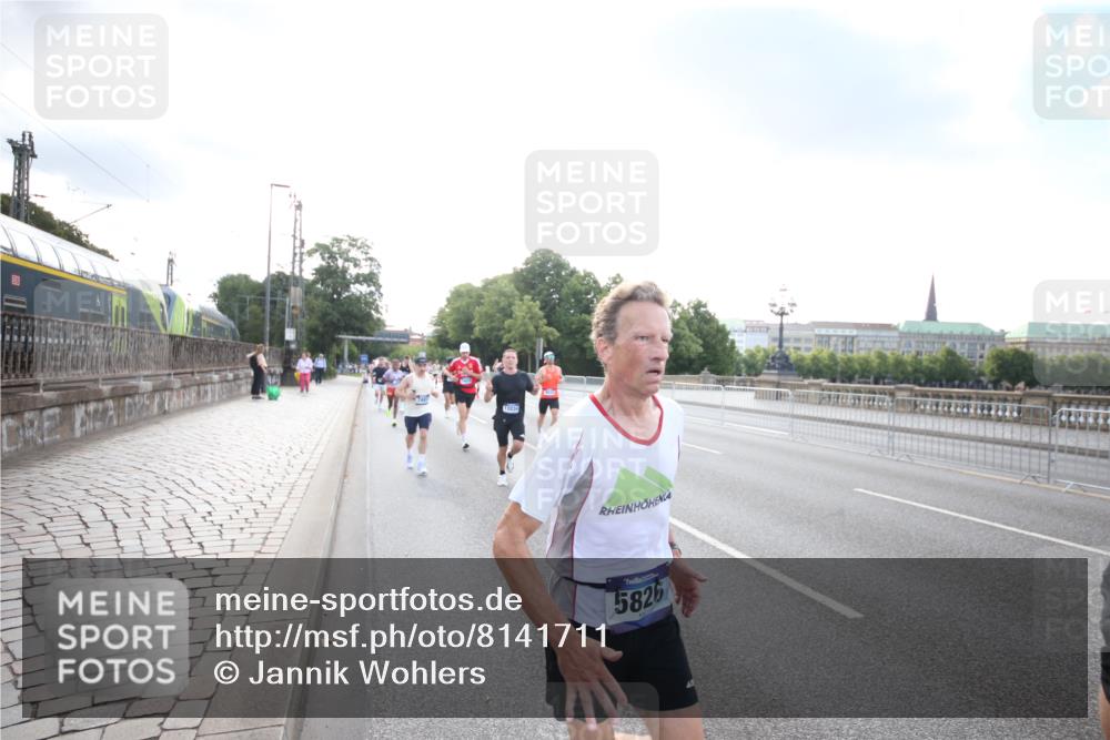 29.06.2025 - hella hamburg halbmarathon Jannik Wohlers http://msf.ph/oto/8141711 29.06.2025 09:45:00 Lombardsbrücke 57, 1758, 1990, 3043, 4050, 4129, 4698, 4749, 5070, 5328, 5746, 5826, 6358, 6781, 7272, 7389, 7481, 7651, 7723, 8209, 8883, 9137, 9381, 9571, 9634, 10171, 11413, 11857, 12049, 12234, 12988, 14028, 14289, 14395, 14784, 15621, 15672, 16157, 16711, 17175, 17374, 17802, 18099, 18102, 18692, 19194, 19202, 19203, 19204 meine-sportfotos.de