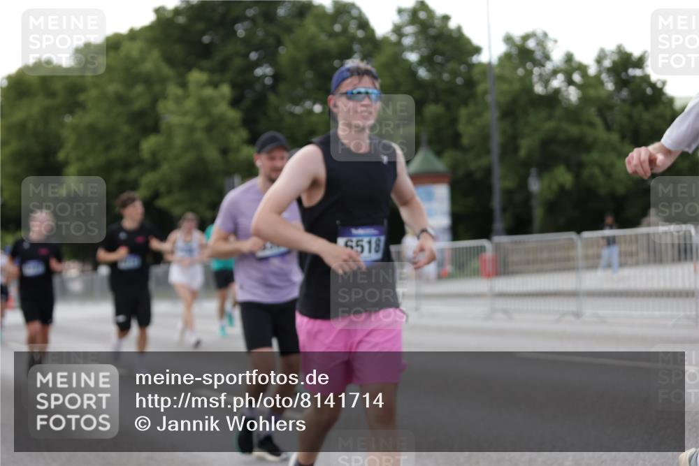 29.06.2025 - hella hamburg halbmarathon Jannik Wohlers http://msf.ph/oto/8141714 29.06.2025 10:06:58 Lombardsbrücke 1893, 2032, 4262, 4550, 5242, 5899, 6196, 6517, 6518, 6707, 6713, 6715, 6833, 9338, 9967, 10700, 11758, 15051, 15673, 17062, 18218 meine-sportfotos.de