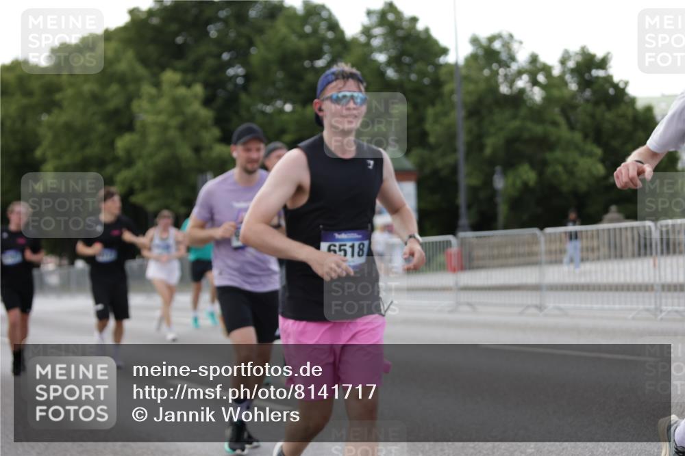 29.06.2025 - hella hamburg halbmarathon Jannik Wohlers http://msf.ph/oto/8141717 29.06.2025 10:06:58 Lombardsbrücke 1893, 2032, 4262, 4550, 5242, 5899, 6196, 6517, 6518, 6707, 6713, 6715, 6833, 9338, 9967, 10700, 11758, 15051, 15673, 17062, 18218 meine-sportfotos.de