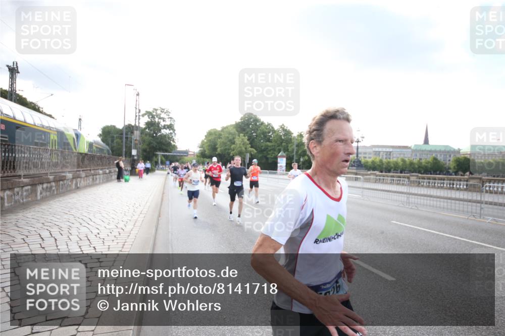 29.06.2025 - hella hamburg halbmarathon Jannik Wohlers http://msf.ph/oto/8141718 29.06.2025 09:45:00 Lombardsbrücke 57, 1758, 1990, 3043, 4050, 4129, 4698, 4749, 5070, 5328, 5746, 5826, 6358, 6781, 7272, 7389, 7481, 7651, 7723, 8209, 8883, 9137, 9381, 9571, 9634, 10171, 11413, 11857, 12049, 12234, 12988, 14028, 14289, 14395, 14784, 15621, 15672, 16157, 16711, 17175, 17374, 17802, 18099, 18102, 18692, 19194, 19202, 19203, 19204 meine-sportfotos.de