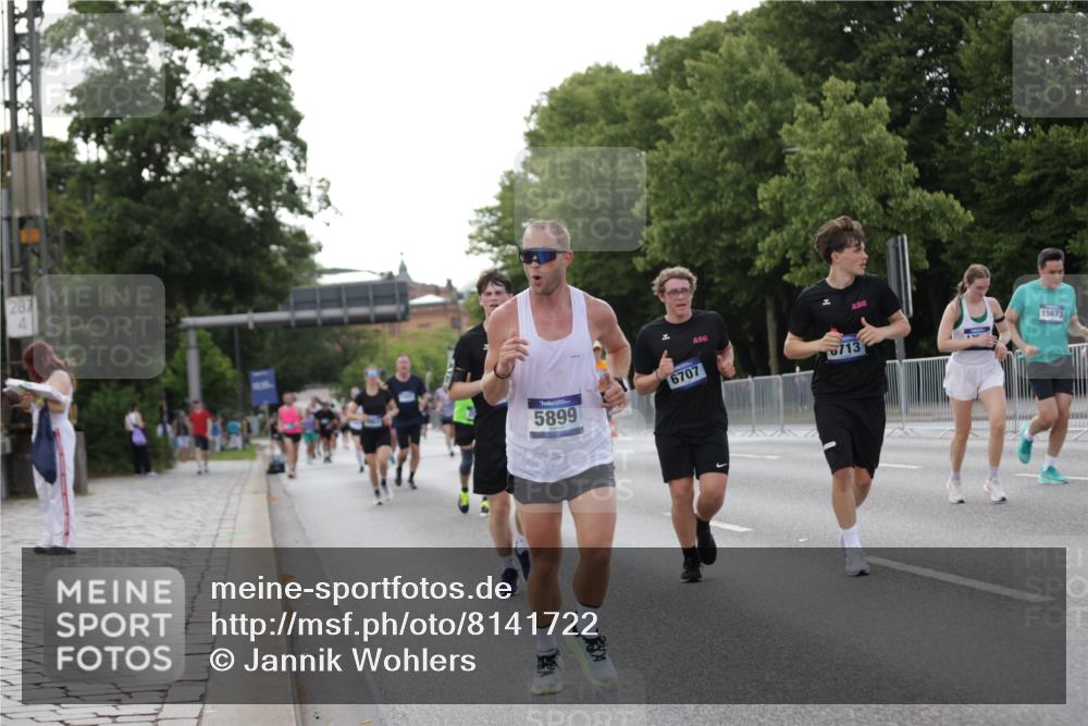29.06.2025 - hella hamburg halbmarathon Jannik Wohlers http://msf.ph/oto/8141722 29.06.2025 10:06:59 Lombardsbrücke 1893, 2032, 4550, 5242, 5899, 6196, 6517, 6518, 6707, 6713, 6715, 6833, 9338, 9967, 10700, 11758, 15051, 15673, 17062, 18218 meine-sportfotos.de