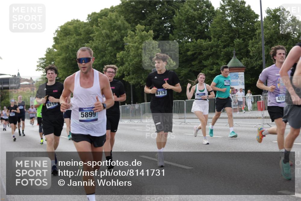29.06.2025 - hella hamburg halbmarathon Jannik Wohlers http://msf.ph/oto/8141731 29.06.2025 10:06:59 Lombardsbrücke 1893, 2032, 4550, 5242, 5899, 6196, 6517, 6518, 6707, 6713, 6715, 6833, 9338, 9967, 10700, 11758, 15051, 15673, 17062, 18218 meine-sportfotos.de
