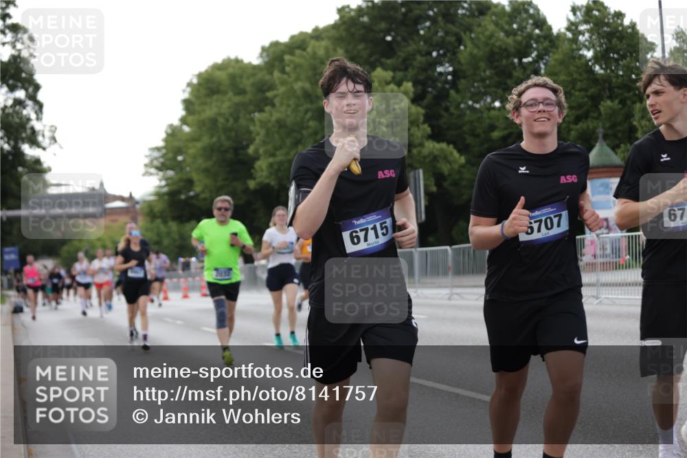 29.06.2025 - hella hamburg halbmarathon Jannik Wohlers http://msf.ph/oto/8141757 29.06.2025 10:07:01 Lombardsbrücke 1893, 2032, 3922, 4550, 5242, 5899, 6196, 6517, 6518, 6707, 6713, 6715, 9338, 9967, 10700, 15051, 15673, 17062, 18218 meine-sportfotos.de