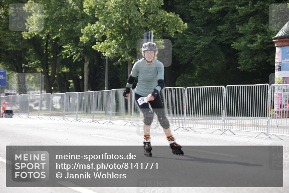 29.06.2025 - hella hamburg halbmarathon Jannik Wohlers http://msf.ph/oto/8141771 29.06.2025 09:05:20 Lombardsbrücke  meine-sportfotos.de
