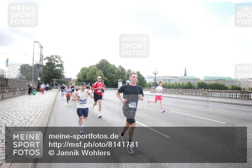 29.06.2025 - hella hamburg halbmarathon Jannik Wohlers http://msf.ph/oto/8141781 29.06.2025 09:45:01 Lombardsbrücke 57, 1758, 1990, 3043, 4050, 4129, 4698, 4749, 5070, 5328, 5746, 5826, 6358, 7272, 7389, 7481, 7651, 7723, 8209, 8883, 9137, 9381, 9571, 9634, 10171, 11413, 11857, 12049, 12234, 12988, 14028, 14289, 14395, 14784, 15621, 15672, 16157, 16711, 17175, 17374, 17802, 18099, 18102, 18692, 19194, 19202, 19203, 19204 meine-sportfotos.de