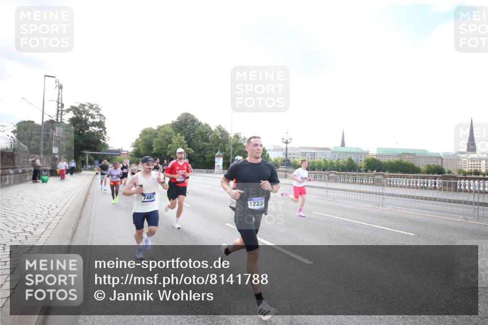 29.06.2025 - hella hamburg halbmarathon Jannik Wohlers http://msf.ph/oto/8141788 29.06.2025 09:45:01 Lombardsbrücke 57, 1758, 1990, 3043, 4050, 4129, 4698, 4749, 5070, 5328, 5746, 5826, 6358, 7272, 7389, 7481, 7651, 7723, 8209, 8883, 9137, 9381, 9571, 9634, 10171, 11413, 11857, 12049, 12234, 12988, 14028, 14289, 14395, 14784, 15621, 15672, 16157, 16711, 17175, 17374, 17802, 18099, 18102, 18692, 19194, 19202, 19203, 19204 meine-sportfotos.de