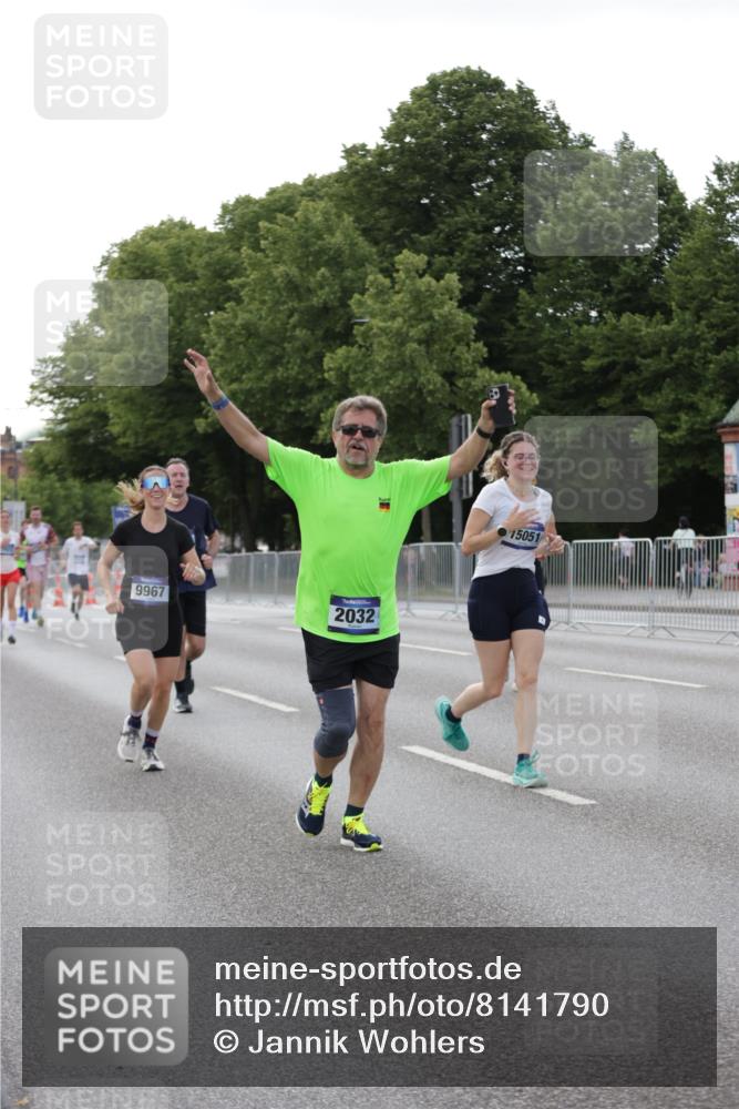 29.06.2025 - hella hamburg halbmarathon Jannik Wohlers http://msf.ph/oto/8141790 29.06.2025 10:07:03 Lombardsbrücke 1893, 2032, 2136, 3922, 4550, 5242, 5899, 6196, 6517, 6518, 6707, 6713, 6715, 7019, 9338, 9967, 10700, 15051, 15673, 17062, 18218 meine-sportfotos.de