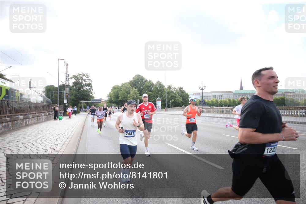 29.06.2025 - hella hamburg halbmarathon Jannik Wohlers http://msf.ph/oto/8141801 29.06.2025 09:45:01 Lombardsbrücke 57, 1758, 1990, 3043, 4050, 4129, 4698, 4749, 5070, 5328, 5746, 5826, 6358, 7272, 7389, 7481, 7651, 7723, 8209, 8883, 9137, 9381, 9571, 9634, 10171, 11413, 11857, 12049, 12234, 12988, 14028, 14289, 14395, 14784, 15621, 15672, 16157, 16711, 17175, 17374, 17802, 18099, 18102, 18692, 19194, 19202, 19203, 19204 meine-sportfotos.de