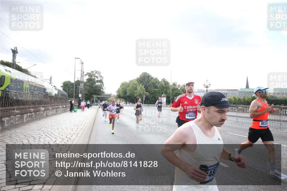 29.06.2025 - hella hamburg halbmarathon Jannik Wohlers http://msf.ph/oto/8141828 29.06.2025 09:45:02 Lombardsbrücke 57, 1758, 1990, 2689, 3043, 4050, 4129, 4698, 4749, 5070, 5328, 5746, 5826, 6358, 7272, 7389, 7481, 7651, 7723, 8209, 8883, 9137, 9381, 9571, 9634, 10017, 10171, 11413, 11857, 12049, 12234, 12691, 12988, 14028, 14289, 14395, 14784, 15621, 15672, 15826, 16157, 16711, 17151, 17175, 17374, 17802, 18099, 18102, 18692, 19194, 19202, 19203, 19204 meine-sportfotos.de