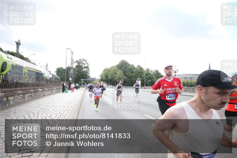 29.06.2025 - hella hamburg halbmarathon Jannik Wohlers http://msf.ph/oto/8141833 29.06.2025 09:45:02 Lombardsbrücke 57, 1758, 1990, 2689, 3043, 4050, 4129, 4698, 4749, 5070, 5328, 5746, 5826, 6358, 7272, 7389, 7481, 7651, 7723, 8209, 8883, 9137, 9381, 9571, 9634, 10017, 10171, 11413, 11857, 12049, 12234, 12691, 12988, 14028, 14289, 14395, 14784, 15621, 15672, 15826, 16157, 16711, 17151, 17175, 17374, 17802, 18099, 18102, 18692, 19194, 19202, 19203, 19204 meine-sportfotos.de