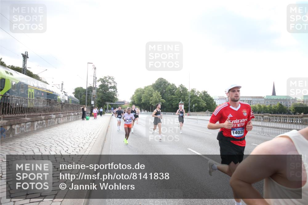 29.06.2025 - hella hamburg halbmarathon Jannik Wohlers http://msf.ph/oto/8141838 29.06.2025 09:45:02 Lombardsbrücke 57, 1758, 1990, 2689, 3043, 4050, 4129, 4698, 4749, 5070, 5328, 5746, 5826, 6358, 7272, 7389, 7481, 7651, 7723, 8209, 8883, 9137, 9381, 9571, 9634, 10017, 10171, 11413, 11857, 12049, 12234, 12691, 12988, 14028, 14289, 14395, 14784, 15621, 15672, 15826, 16157, 16711, 17151, 17175, 17374, 17802, 18099, 18102, 18692, 19194, 19202, 19203, 19204 meine-sportfotos.de