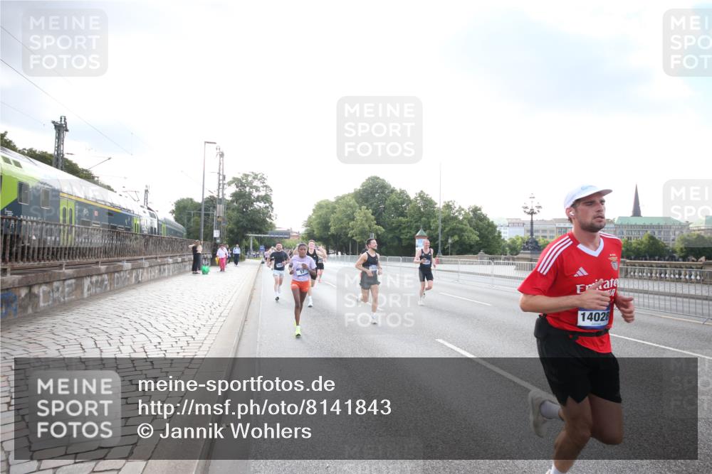 29.06.2025 - hella hamburg halbmarathon Jannik Wohlers http://msf.ph/oto/8141843 29.06.2025 09:45:02 Lombardsbrücke 57, 1758, 1990, 2689, 3043, 4050, 4129, 4698, 4749, 5070, 5328, 5746, 5826, 6358, 7272, 7389, 7481, 7651, 7723, 8209, 8883, 9137, 9381, 9571, 9634, 10017, 10171, 11413, 11857, 12049, 12234, 12691, 12988, 14028, 14289, 14395, 14784, 15621, 15672, 15826, 16157, 16711, 17151, 17175, 17374, 17802, 18099, 18102, 18692, 19194, 19202, 19203, 19204 meine-sportfotos.de