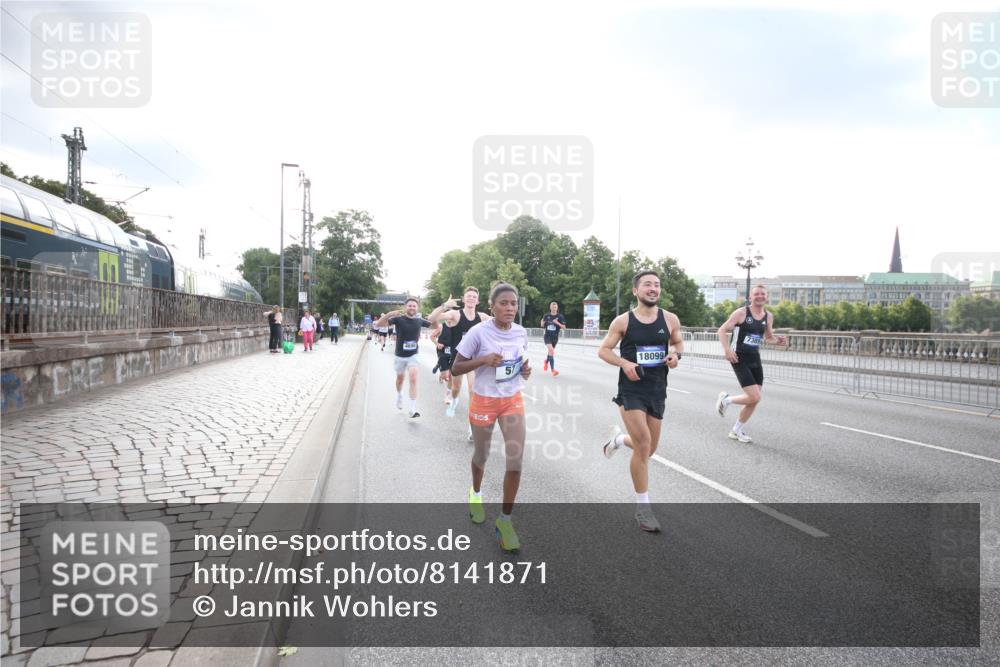 29.06.2025 - hella hamburg halbmarathon Jannik Wohlers http://msf.ph/oto/8141871 29.06.2025 09:45:03 Lombardsbrücke 57, 1758, 1990, 2689, 3043, 4050, 4129, 4698, 4749, 5070, 5328, 5746, 5826, 6358, 7272, 7389, 7481, 7651, 7723, 8209, 8883, 9137, 9381, 9571, 9634, 10017, 10171, 11413, 11857, 12049, 12234, 12691, 12988, 14028, 14395, 14784, 15621, 15672, 15826, 16157, 16711, 17151, 17175, 17374, 17802, 18099, 18102, 18177, 18692, 19194, 19202, 19203, 19204 meine-sportfotos.de