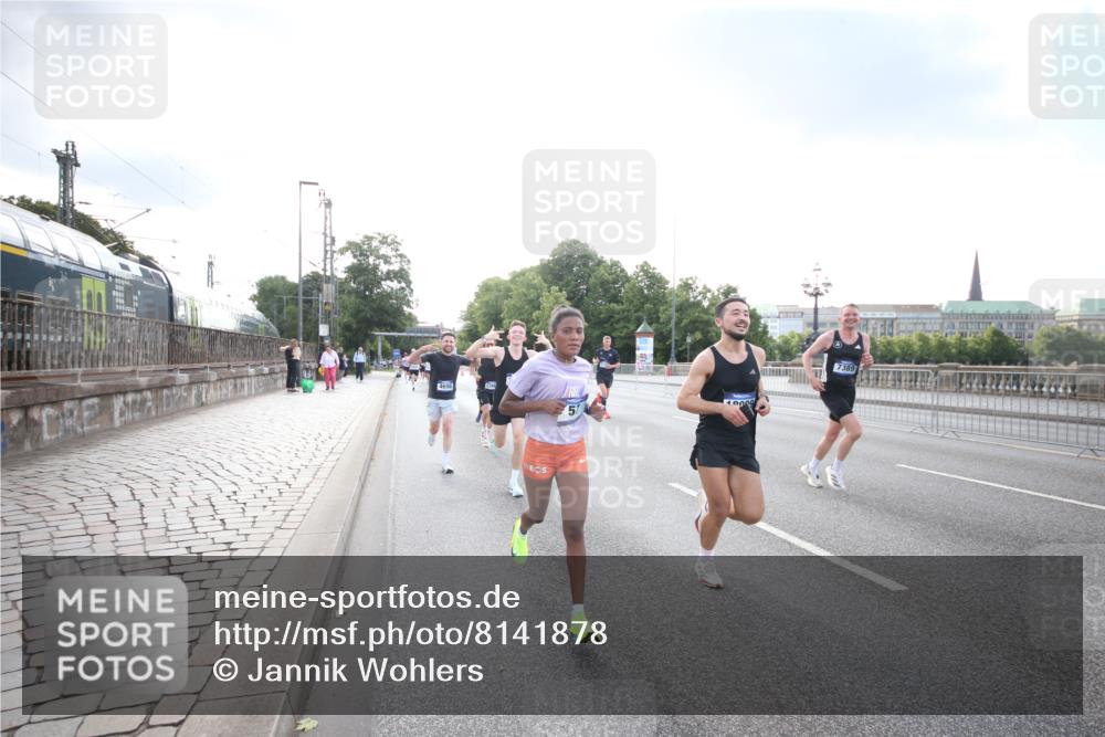 29.06.2025 - hella hamburg halbmarathon Jannik Wohlers http://msf.ph/oto/8141878 29.06.2025 09:45:03 Lombardsbrücke 57, 1758, 1990, 2689, 3043, 4050, 4129, 4698, 4749, 5070, 5328, 5746, 5826, 6358, 7272, 7389, 7481, 7651, 7723, 8209, 8883, 9137, 9381, 9571, 9634, 10017, 10171, 11413, 11857, 12049, 12234, 12691, 12988, 14028, 14395, 14784, 15621, 15672, 15826, 16157, 16711, 17151, 17175, 17374, 17802, 18099, 18102, 18177, 18692, 19194, 19202, 19203, 19204 meine-sportfotos.de