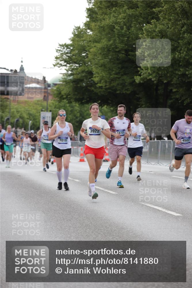 29.06.2025 - hella hamburg halbmarathon Jannik Wohlers http://msf.ph/oto/8141880 29.06.2025 10:07:07 Lombardsbrücke 1893, 2032, 2136, 3922, 4502, 4550, 6196, 6517, 6518, 6707, 6713, 6715, 7019, 9338, 9967, 10212, 10700, 12378, 15051, 15673, 17062, 18218, 18721, 19134 meine-sportfotos.de