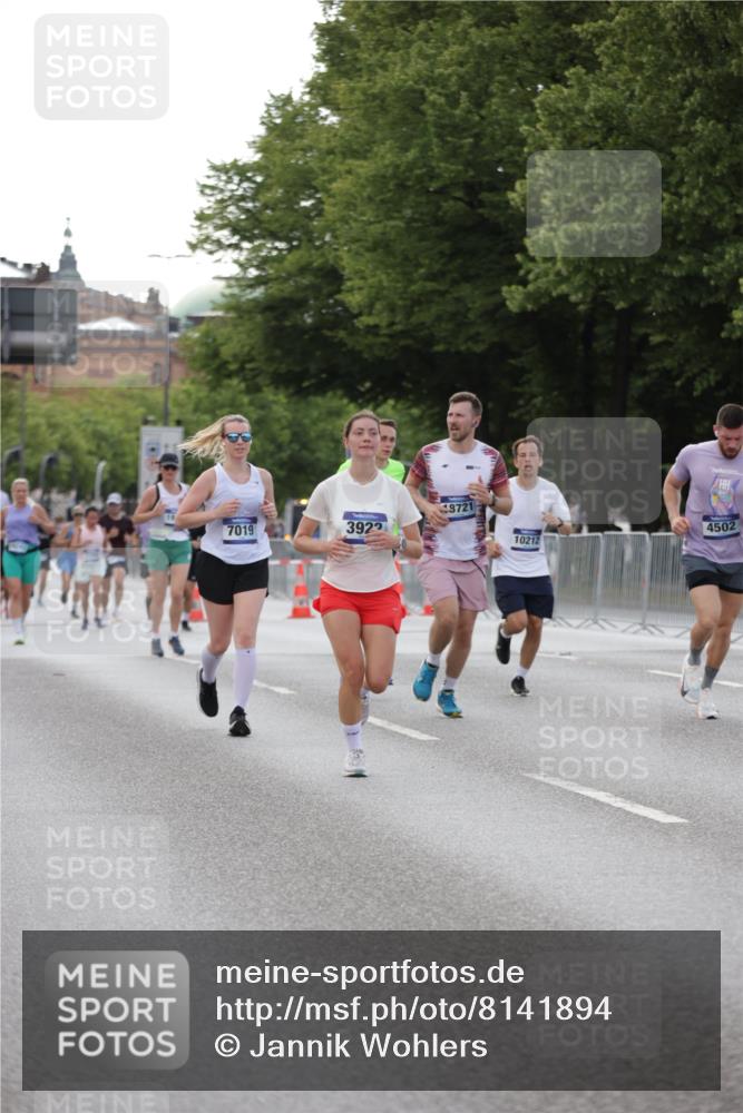 29.06.2025 - hella hamburg halbmarathon Jannik Wohlers http://msf.ph/oto/8141894 29.06.2025 10:07:07 Lombardsbrücke 1893, 2032, 2136, 3922, 4502, 4550, 6196, 6517, 6518, 6707, 6713, 6715, 7019, 9338, 9967, 10212, 10700, 12378, 15051, 15673, 17062, 18218, 18721, 19134 meine-sportfotos.de