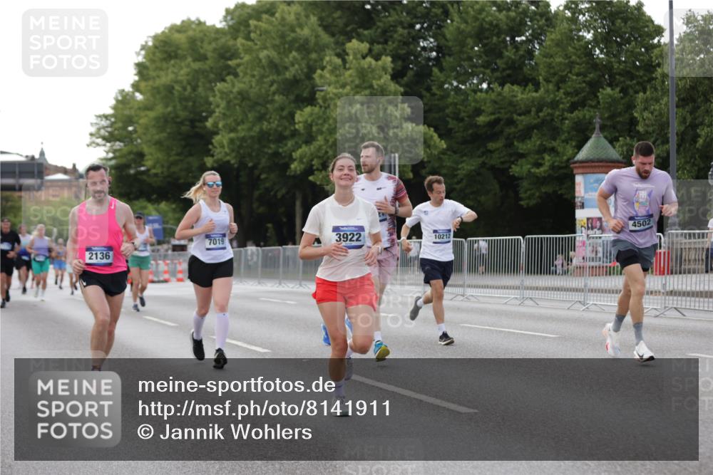 29.06.2025 - hella hamburg halbmarathon Jannik Wohlers http://msf.ph/oto/8141911 29.06.2025 10:07:10 Lombardsbrücke 1173, 1893, 2032, 2136, 2190, 3922, 4502, 4550, 6196, 6707, 6713, 6715, 7019, 9967, 10212, 12378, 15051, 15673, 16241, 17062, 18721, 19134 meine-sportfotos.de