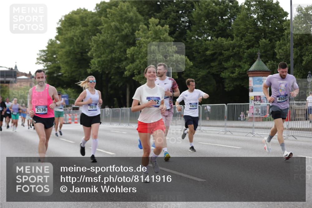 29.06.2025 - hella hamburg halbmarathon Jannik Wohlers http://msf.ph/oto/8141916 29.06.2025 10:07:10 Lombardsbrücke 1173, 1893, 2032, 2136, 2190, 3922, 4502, 4550, 6196, 6707, 6713, 6715, 7019, 9967, 10212, 12378, 15051, 15673, 16241, 17062, 18721, 19134 meine-sportfotos.de