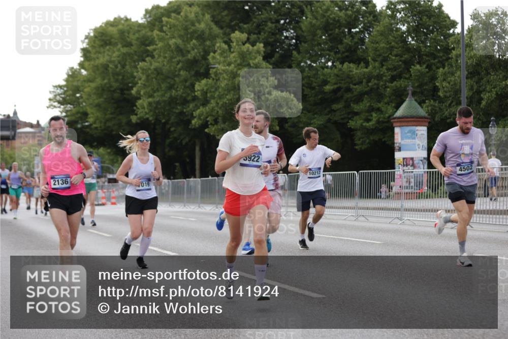 29.06.2025 - hella hamburg halbmarathon Jannik Wohlers http://msf.ph/oto/8141924 29.06.2025 10:07:10 Lombardsbrücke 1173, 1893, 2032, 2136, 2190, 3922, 4502, 4550, 6196, 6707, 6713, 6715, 7019, 9967, 10212, 12378, 15051, 15673, 16241, 17062, 18721, 19134 meine-sportfotos.de