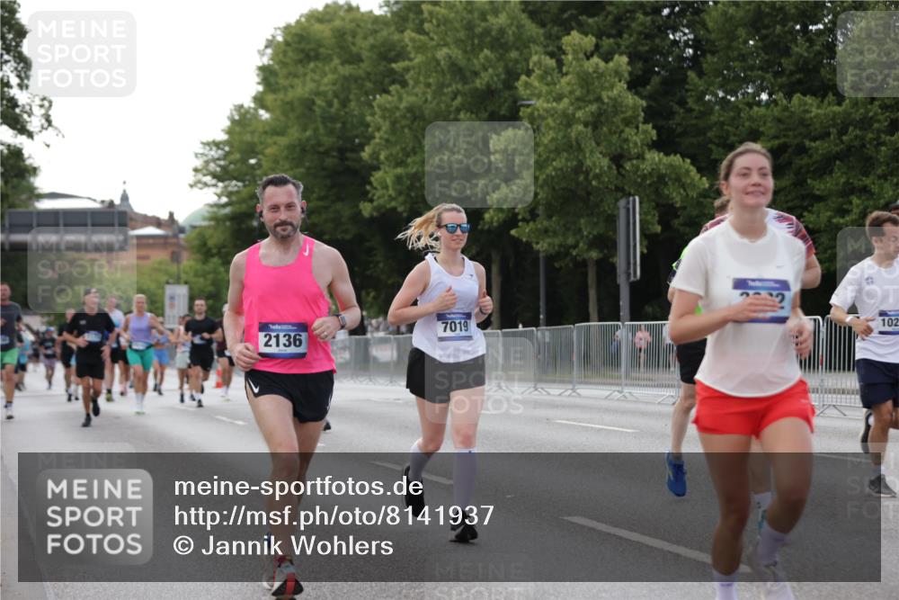 29.06.2025 - hella hamburg halbmarathon Jannik Wohlers http://msf.ph/oto/8141937 29.06.2025 10:07:11 Lombardsbrücke 1173, 1893, 2032, 2136, 2190, 3922, 4502, 4550, 6196, 6707, 6713, 6715, 7019, 9967, 10212, 12378, 15051, 15673, 16241, 17062, 18721, 19134 meine-sportfotos.de