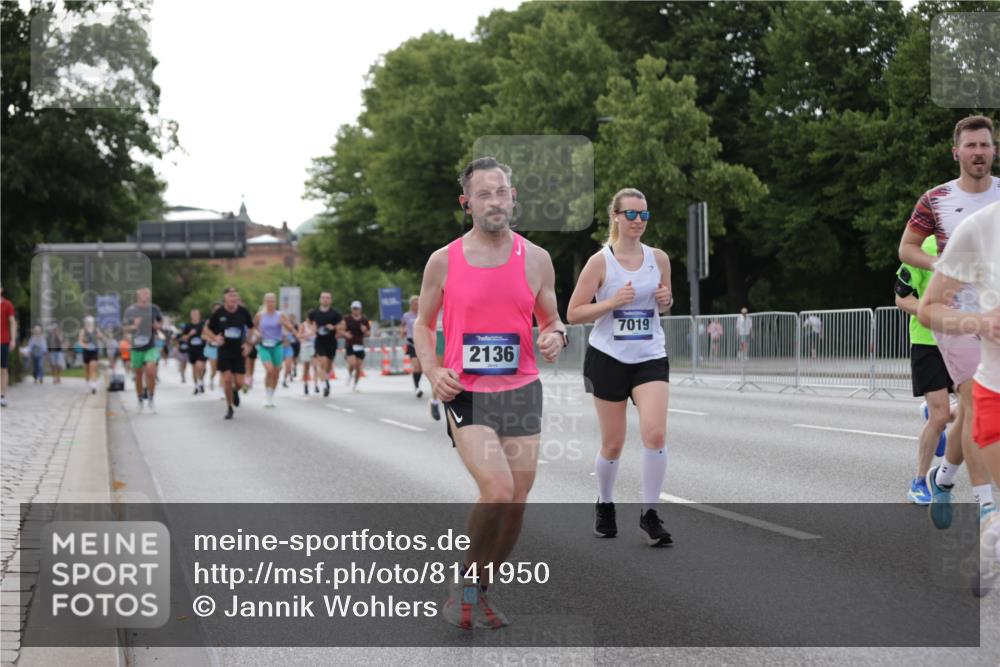 29.06.2025 - hella hamburg halbmarathon Jannik Wohlers http://msf.ph/oto/8141950 29.06.2025 10:07:12 Lombardsbrücke 1173, 1893, 2032, 2136, 2190, 3922, 4502, 4550, 6196, 7019, 7760, 9967, 10212, 11114, 11394, 11641, 12378, 15051, 15673, 16241, 17062, 18721, 19134 meine-sportfotos.de