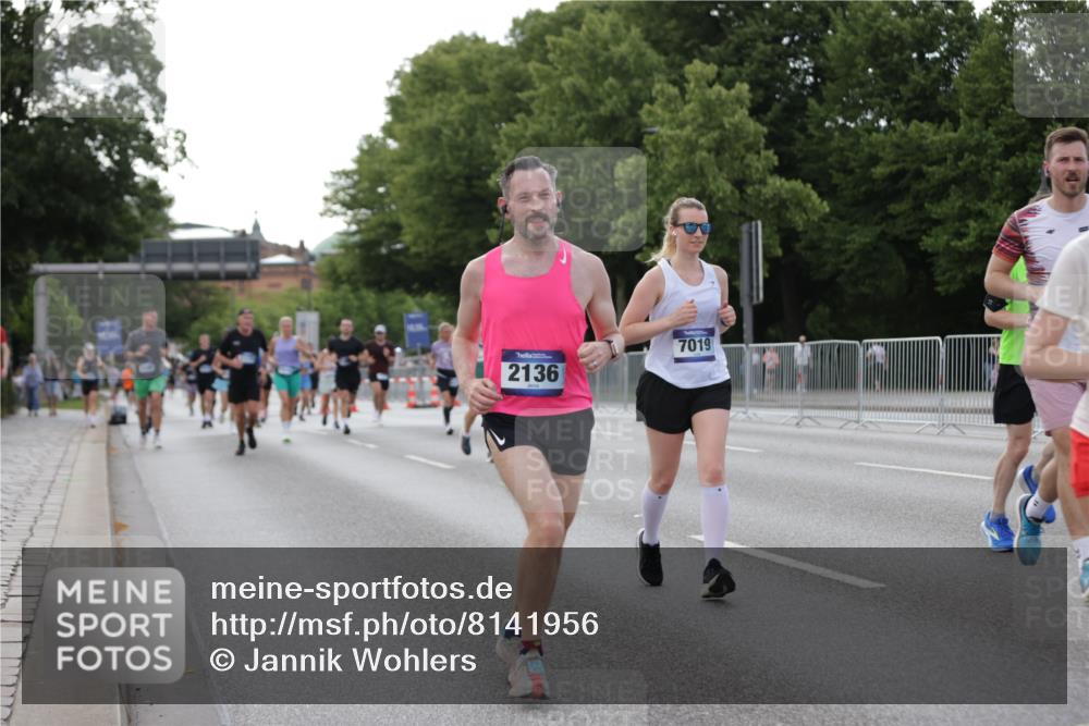 29.06.2025 - hella hamburg halbmarathon Jannik Wohlers http://msf.ph/oto/8141956 29.06.2025 10:07:12 Lombardsbrücke 1173, 1893, 2032, 2136, 2190, 3922, 4502, 4550, 6196, 7019, 7760, 9967, 10212, 11114, 11394, 11641, 12378, 15051, 15673, 16241, 17062, 18721, 19134 meine-sportfotos.de