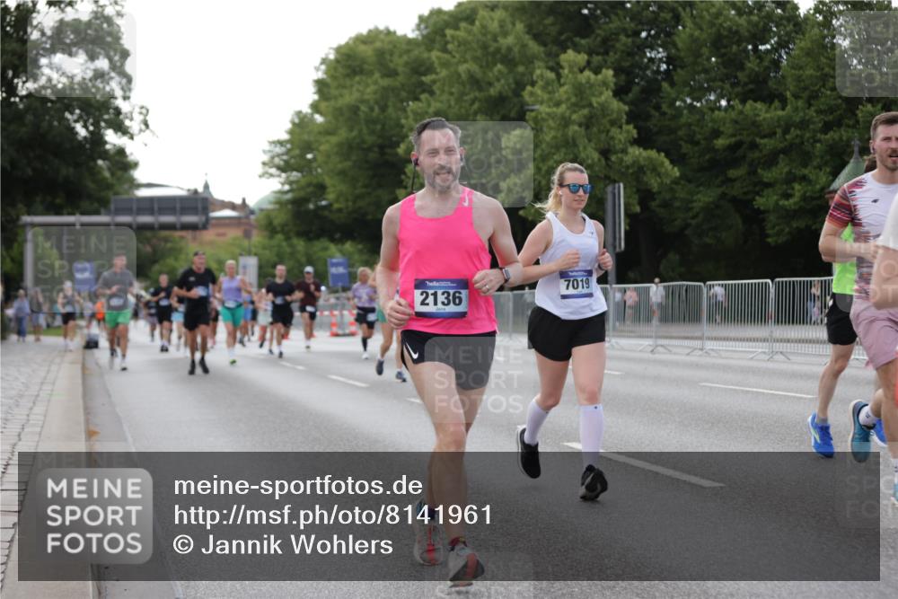 29.06.2025 - hella hamburg halbmarathon Jannik Wohlers http://msf.ph/oto/8141961 29.06.2025 10:07:12 Lombardsbrücke 1173, 1893, 2032, 2136, 2190, 3922, 4502, 4550, 6196, 7019, 7760, 9967, 10212, 11114, 11394, 11641, 12378, 15051, 15673, 16241, 17062, 18721, 19134 meine-sportfotos.de