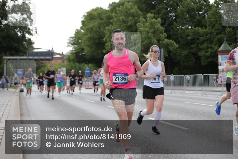 29.06.2025 - hella hamburg halbmarathon Jannik Wohlers http://msf.ph/oto/8141969 29.06.2025 10:07:12 Lombardsbrücke 1173, 1893, 2032, 2136, 2190, 3922, 4502, 4550, 6196, 7019, 7760, 9967, 10212, 11114, 11394, 11641, 12378, 15051, 15673, 16241, 17062, 18721, 19134 meine-sportfotos.de
