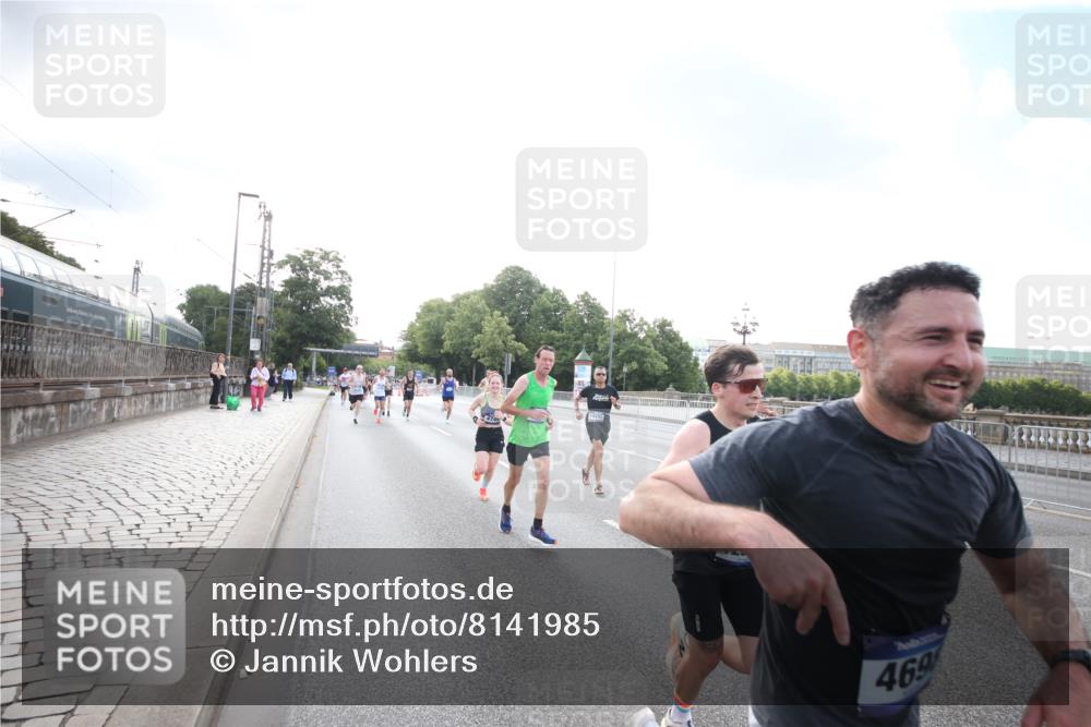 29.06.2025 - hella hamburg halbmarathon Jannik Wohlers http://msf.ph/oto/8141985 29.06.2025 09:45:05 Lombardsbrücke 57, 1758, 1990, 2689, 3043, 4050, 4129, 4679, 4698, 4749, 5070, 5328, 5746, 5826, 6358, 7272, 7389, 7481, 7651, 7723, 8209, 8883, 9137, 9381, 9571, 9634, 10017, 10171, 11413, 11857, 12234, 12691, 12988, 13618, 14028, 14395, 14466, 14784, 15621, 15672, 15826, 15887, 16711, 17151, 17175, 17374, 17802, 18099, 18102, 18177, 18692, 19194, 19202, 19203, 19204 meine-sportfotos.de