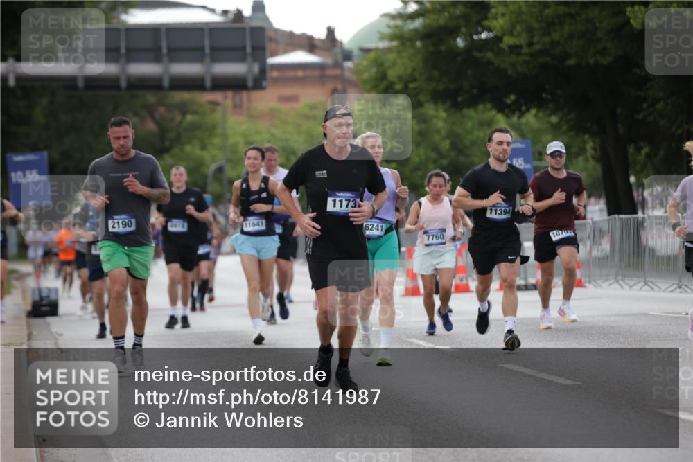 29.06.2025 - hella hamburg halbmarathon Jannik Wohlers http://msf.ph/oto/8141987 29.06.2025 10:07:13 Lombardsbrücke 1173, 1893, 2032, 2136, 2190, 3922, 4502, 4550, 5100, 6196, 7019, 7760, 9967, 10212, 10703, 11114, 11394, 11641, 12378, 15051, 15673, 16241, 16539, 17062, 18270, 18721, 19134 meine-sportfotos.de