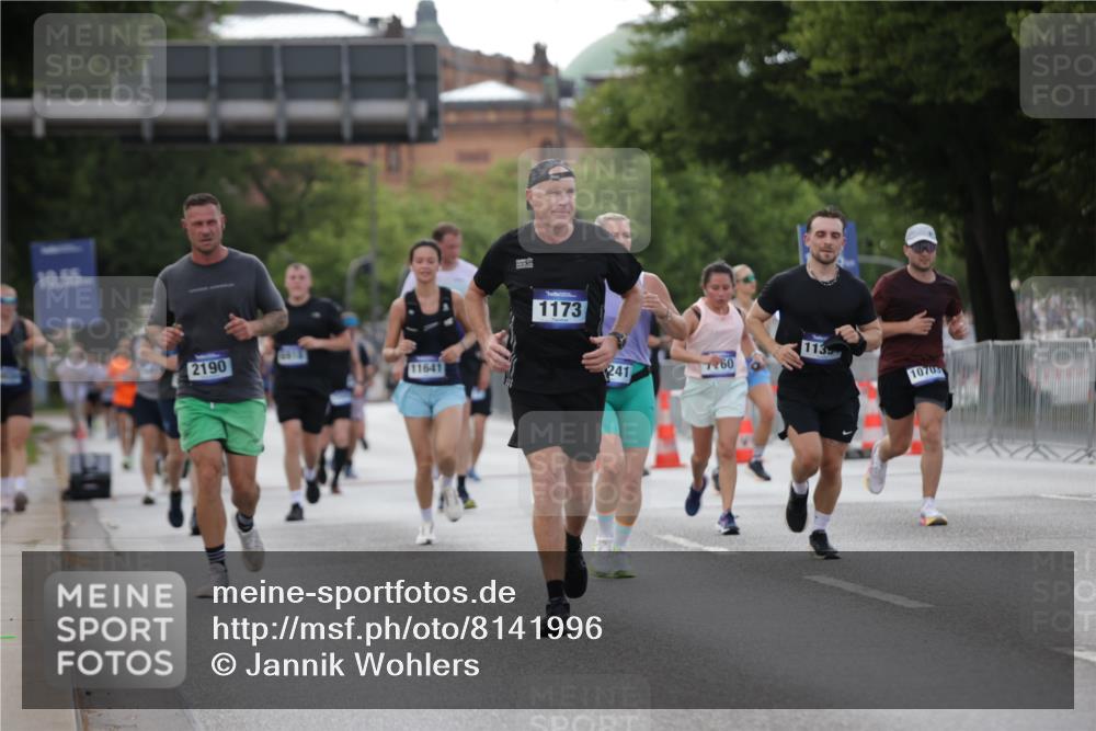 29.06.2025 - hella hamburg halbmarathon Jannik Wohlers http://msf.ph/oto/8141996 29.06.2025 10:07:14 Lombardsbrücke 1173, 1893, 2032, 2136, 2190, 3922, 4502, 4550, 5100, 6196, 6918, 7019, 7760, 9967, 10212, 10703, 11114, 11394, 11641, 12378, 15051, 15673, 16241, 16539, 18270, 18721, 19134 meine-sportfotos.de