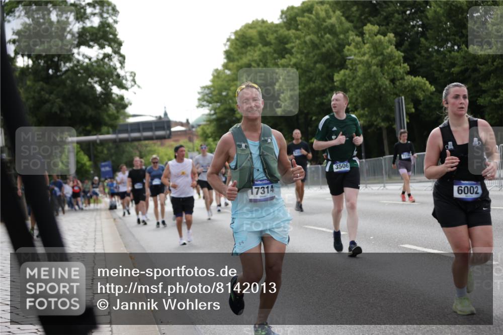 29.06.2025 - hella hamburg halbmarathon Jannik Wohlers http://msf.ph/oto/8142013 29.06.2025 10:44:08 Lombardsbrücke 1345, 2343, 2610, 3506, 4215, 4496, 4968, 5355, 5647, 5649, 6002, 7216, 9397, 9536, 10006, 10303, 10304, 10416, 11825, 12322, 12409, 13262, 13288, 13330, 13390, 13906, 14091, 14123, 14350, 14654, 14681, 14971, 15646, 16232, 16805, 17273, 17314, 17968, 18454, 18459, 19133 meine-sportfotos.de
