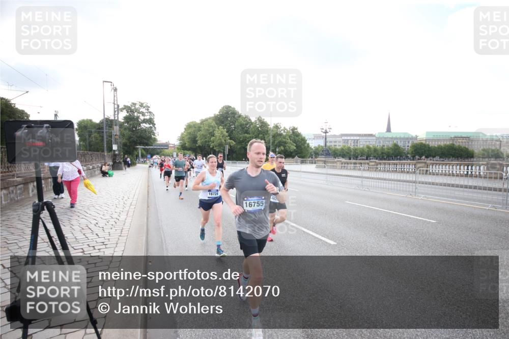 29.06.2025 - hella hamburg halbmarathon Jannik Wohlers http://msf.ph/oto/8142070 29.06.2025 09:45:21 Lombardsbrücke 1686, 1707, 2689, 4129, 4679, 5187, 5550, 6878, 7965, 8190, 10017, 10270, 10484, 10876, 11120, 12232, 12308, 12691, 13066, 13343, 13618, 13686, 14466, 14549, 14622, 15826, 15887, 16712, 16724, 16755, 17117, 17151, 17191, 17197, 18135, 18177 meine-sportfotos.de