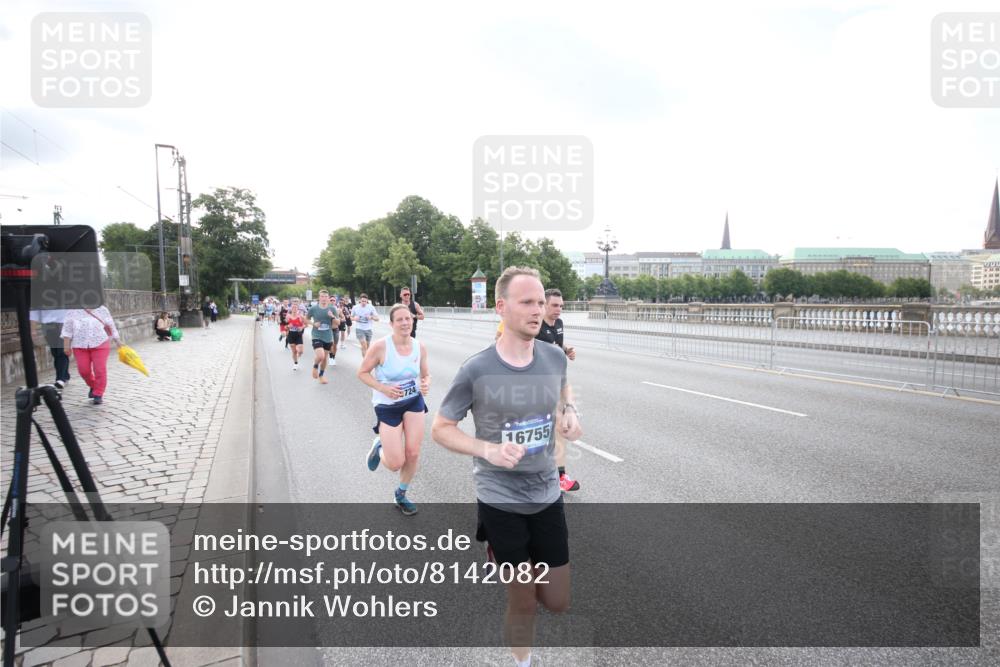 29.06.2025 - hella hamburg halbmarathon Jannik Wohlers http://msf.ph/oto/8142082 29.06.2025 09:45:21 Lombardsbrücke 1686, 1707, 2689, 4129, 4679, 5187, 5550, 6878, 7965, 8190, 10017, 10270, 10484, 10876, 11120, 12232, 12308, 12691, 13066, 13343, 13618, 13686, 14466, 14549, 14622, 15826, 15887, 16712, 16724, 16755, 17117, 17151, 17191, 17197, 18135, 18177 meine-sportfotos.de