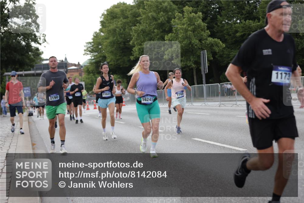 29.06.2025 - hella hamburg halbmarathon Jannik Wohlers http://msf.ph/oto/8142084 29.06.2025 10:07:19 Lombardsbrücke 1173, 2136, 2190, 2309, 3328, 3922, 4502, 5100, 6918, 7019, 7760, 9071, 9966, 10212, 10703, 11114, 11394, 11641, 12378, 12789, 16241, 16539, 16915, 18270, 18721, 19134 meine-sportfotos.de